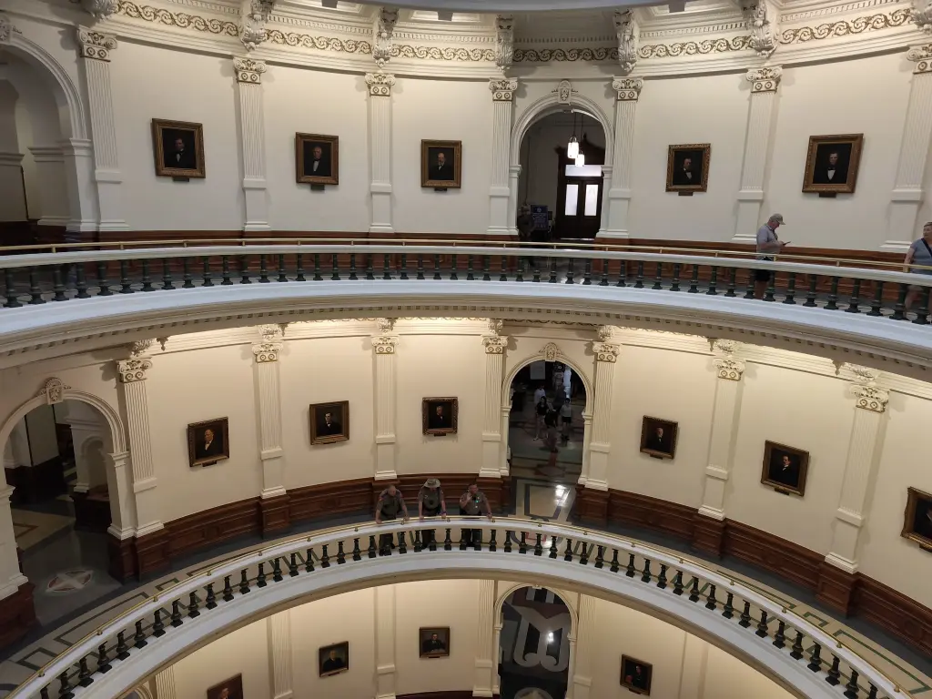AustinInsideCapitol12.webp