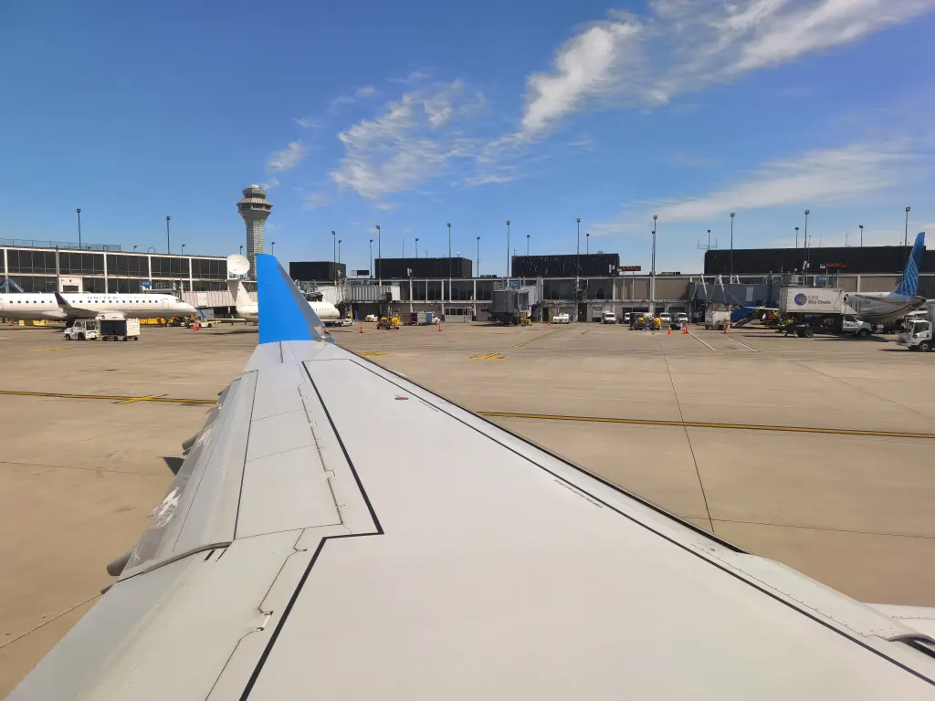 ChicagoAirport02.webp