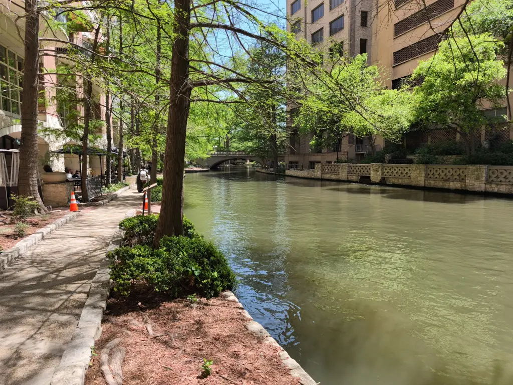 SanAntonioRiver01.webp